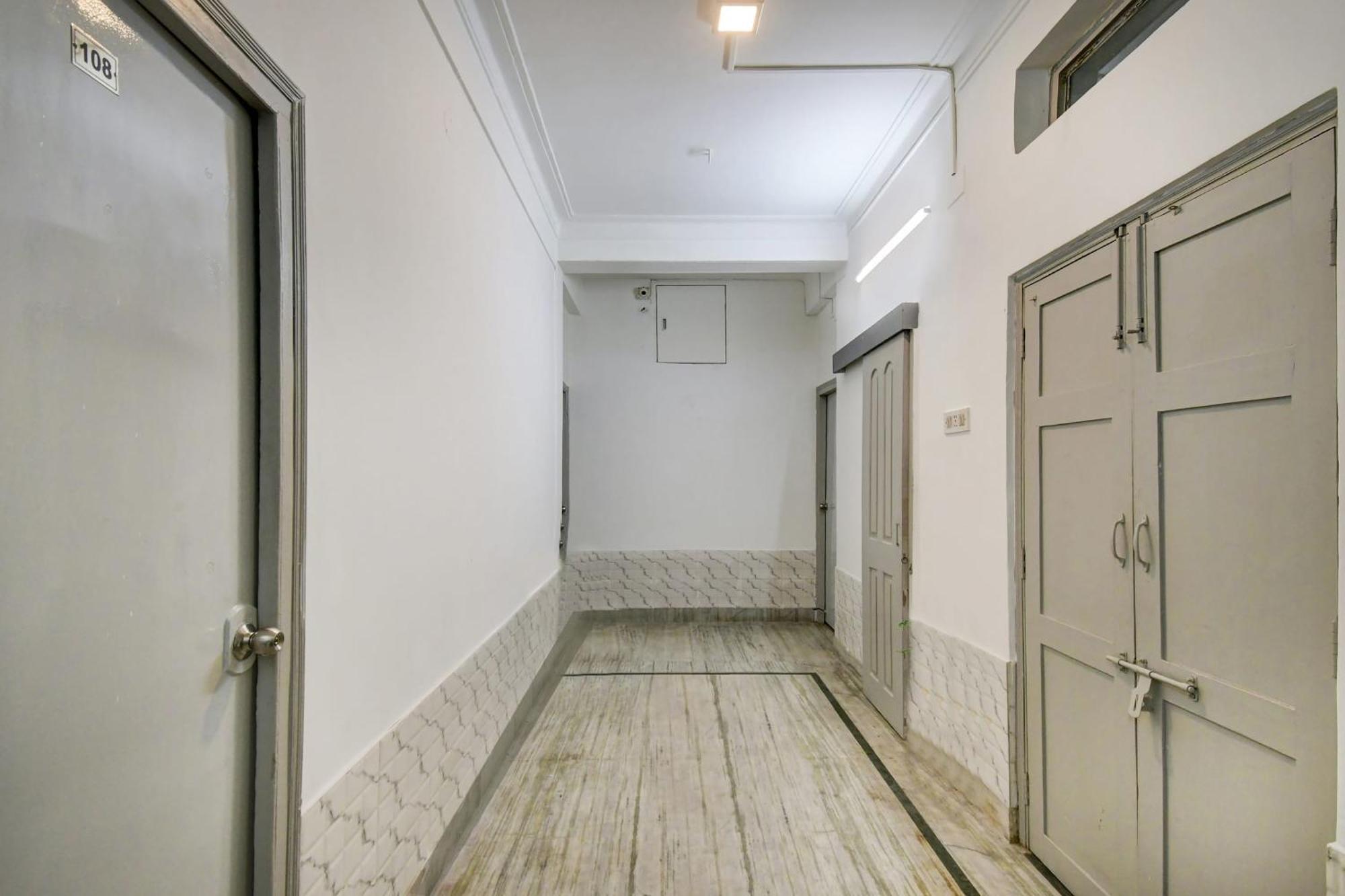 Super Oyo Hotel O Fantasy Stay Vibe Kalküta Dış mekan fotoğraf